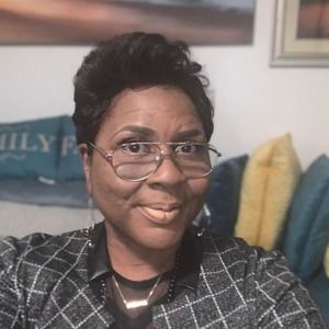 Meet your Posher, Yolanda